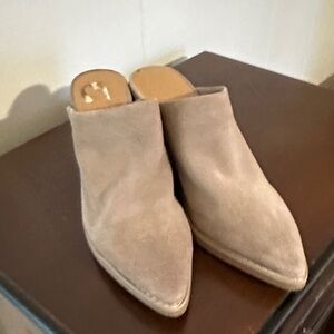 Elegant Tan Suede Women's Mules